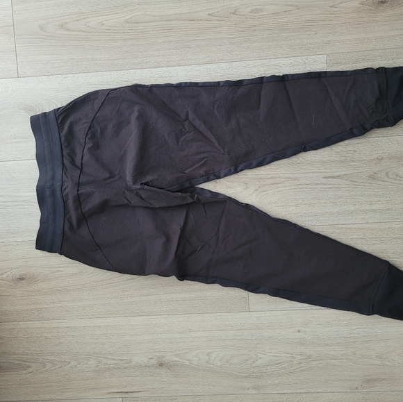 Athleta - Headlands Hybrid Mid Rise Jogger - Picture 3 of 3